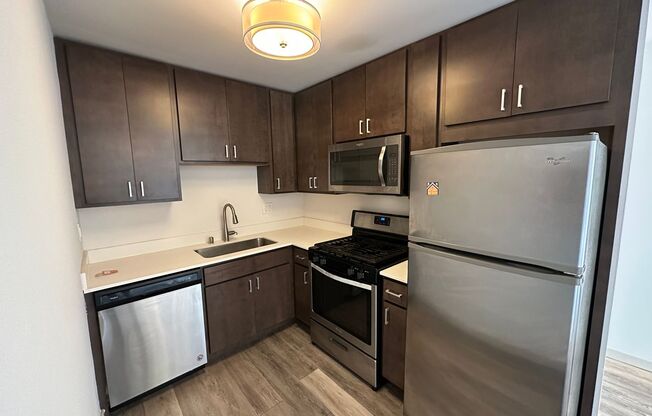 2 beds, 1 bath, $1,395, Unit 203
