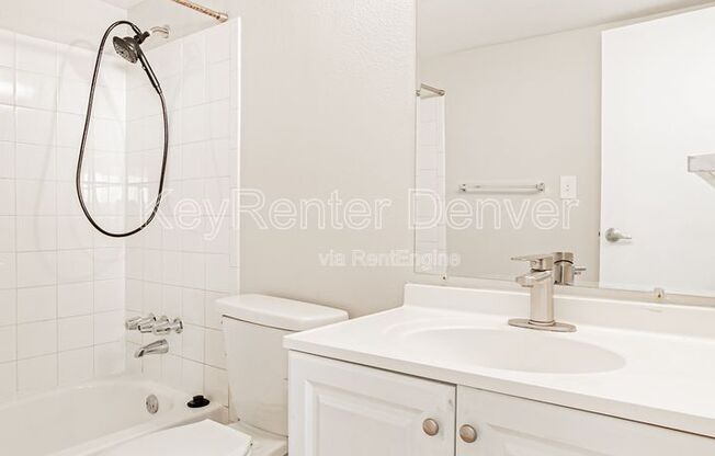 2 beds, 1 bath, 813 sqft, $1,325, Unit 6208