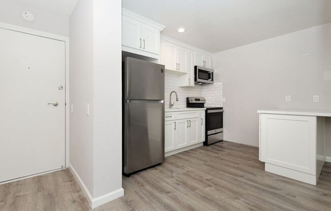 1 bed, 1 bath, 675 sqft, $1,895, Unit 102