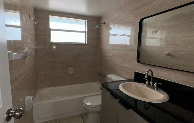 2 beds, 1.5 baths, $1,995, Unit 219