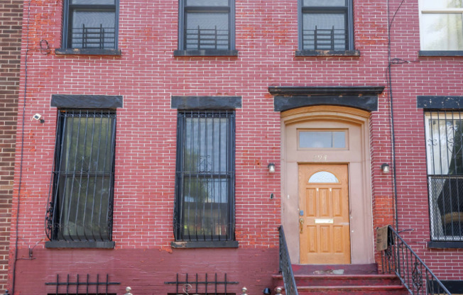 294 PUTNAM AVE