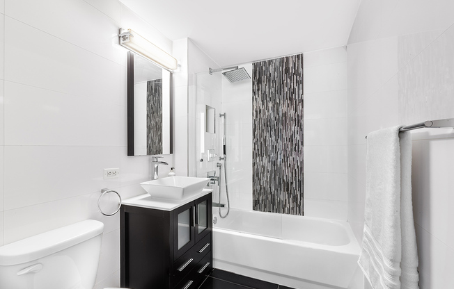 520 W 23 ST