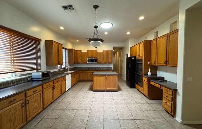 4BD / 3BA Chandler Home for Rent!