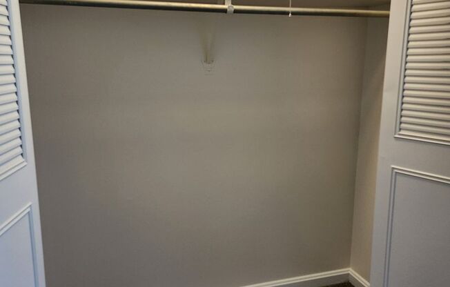 3 beds, 2 baths, 1,696 sqft, $2,055, Unit WI150G4