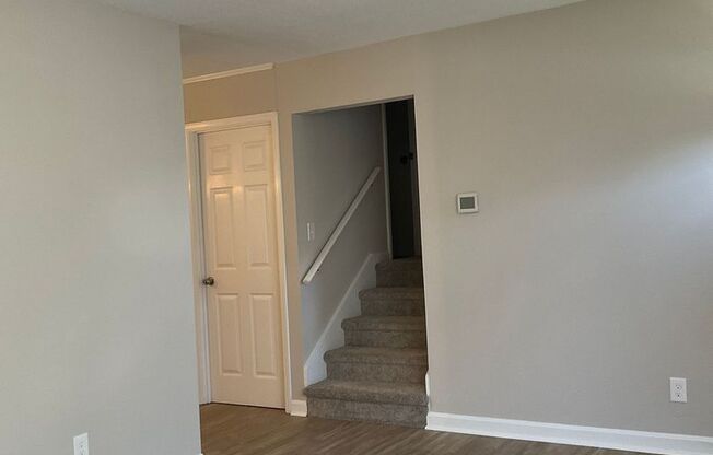 Available Now!! Beautiful 3 Bedroom