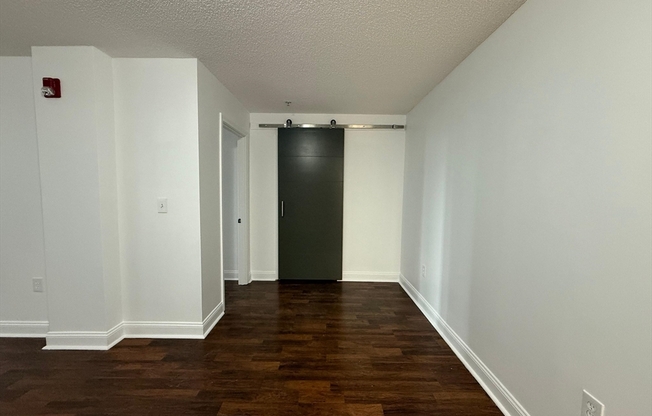 2 beds, 1 bath, 802 sqft, $2,650, Unit 3409