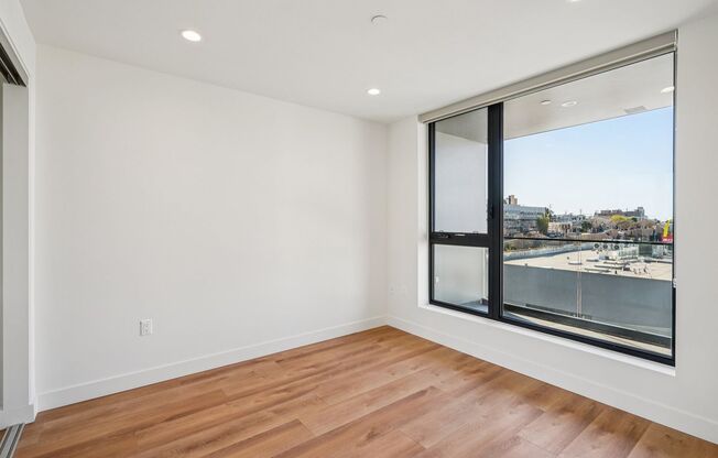 Studio, 1 bath, 425 sqft, $2,495