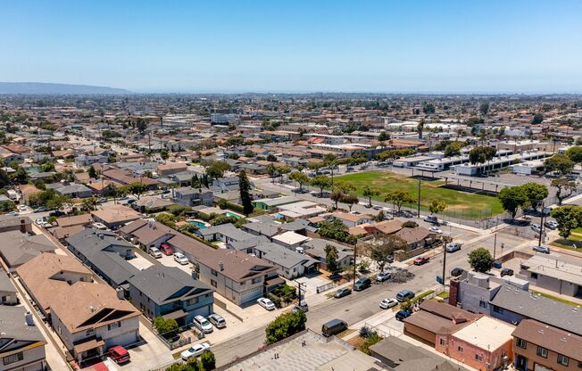 Welcome to 4236 W 129th St – Comfort & Convenience in Hawthorne