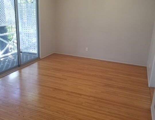 2 beds, 1 bath, 1,517 sqft, $3,500, Unit 4