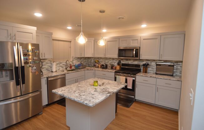 Gorgeous Townhome for Rent, Thames Ct., 4 bed/3.5 baths