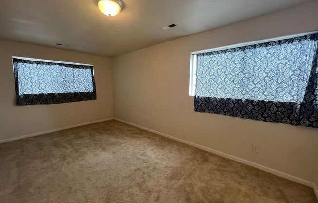 2 beds, 1 bath, $1,650