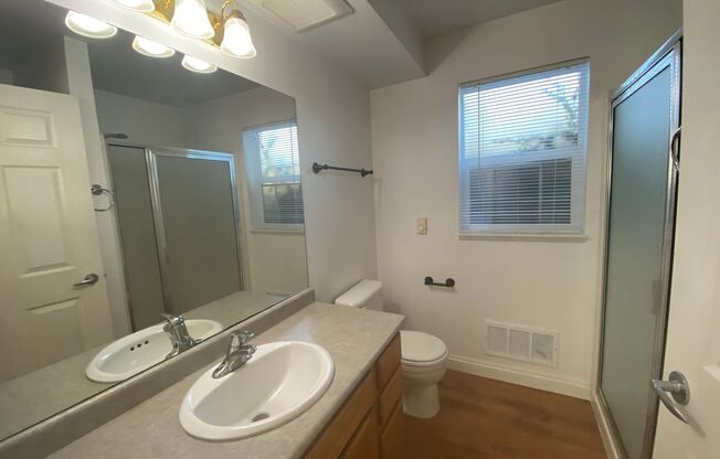 2 beds, 2 baths, $1,725, Unit A