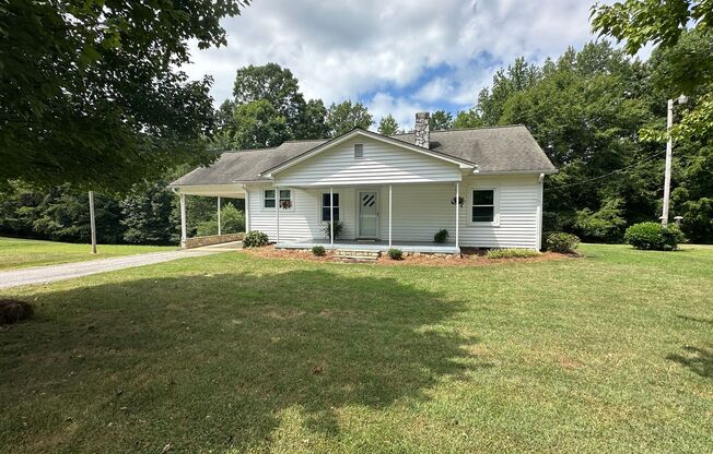 Great 3 BR, 1.5 BA House Near Lake Norman FOR RENT