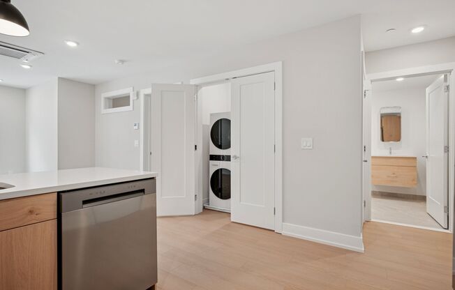 1 bed, 1 bath, 599 sqft, $1,800, Unit Unit 704