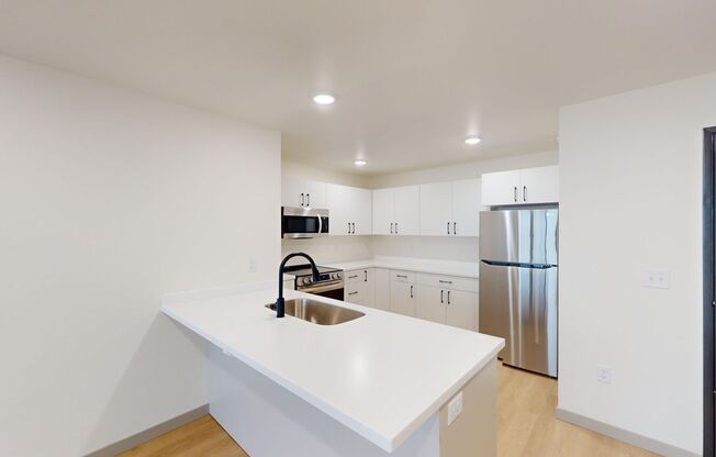 3 beds, 2 baths, 1,091 sqft, $1,340, Unit 1121-200