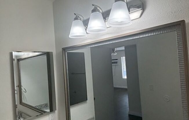 2 beds, 1 bath, 850 sqft, $2,200, Unit 7