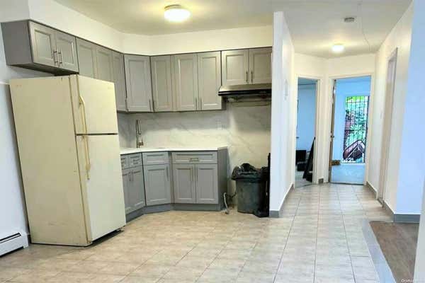 3 beds, 2 baths, $2,850