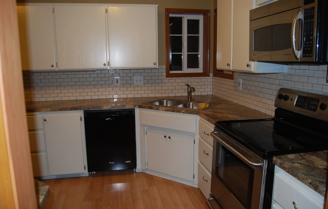 Charming & Well-Maintained Single-Story Home in McMinnville