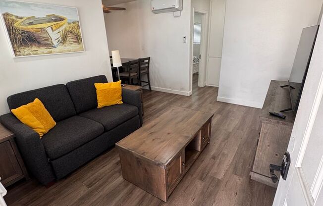 1 bed, 1 bath, 450 sqft, $2,375, Unit 15