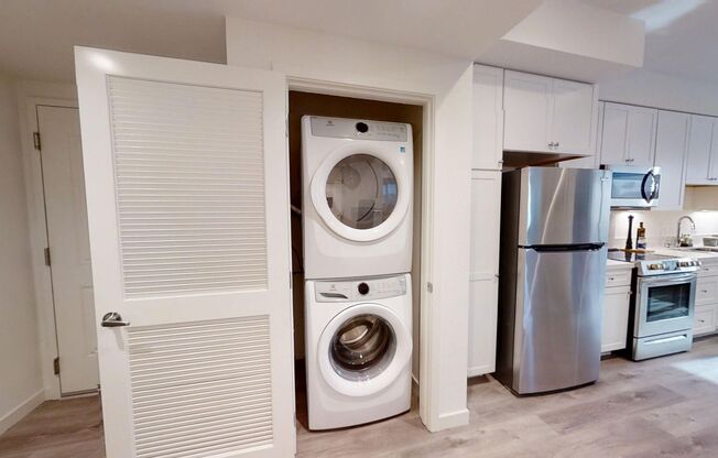 Studio, 1 bath, 569 sqft, $2,650, Unit Unit 305