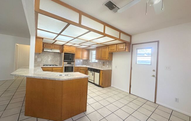 12155 12157 VANOWEN ST