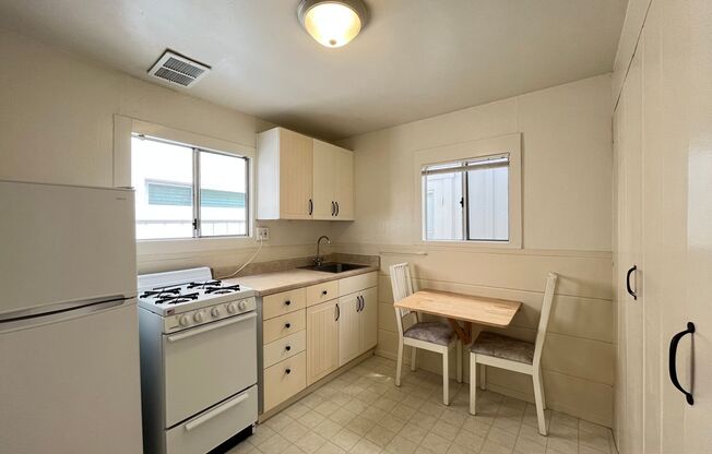 310 E Balboa Blvd