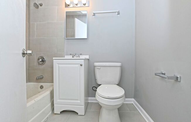 1 bed, 1 bath, 450 sqft, $1,150, Unit 7200 - 307