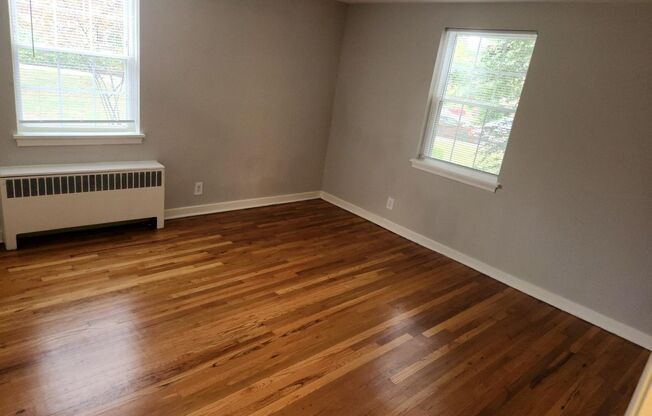 2 beds, 1 bath, 897 sqft, $2,175, Unit G-03