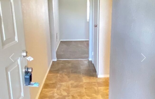 1 bed, 1 bath, 605 sqft, $1,095, Unit 52