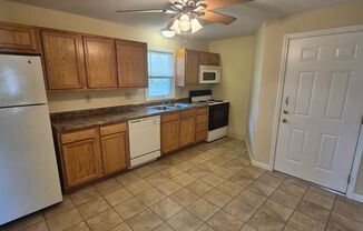 3 beds, 1 bath, 976 sqft, $1,095, Unit 1007 Samantha