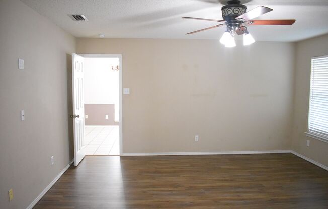 3 beds, 2 baths, $1,650