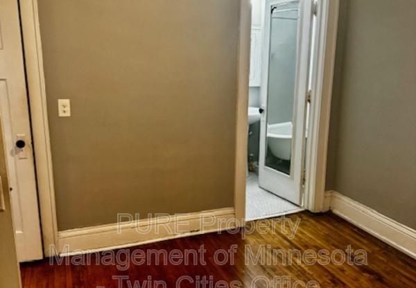 1 bed, 1 bath, 650 sqft, $900