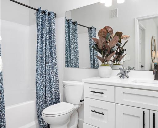 The Reserve at Wescott Apartments Model Bathroom