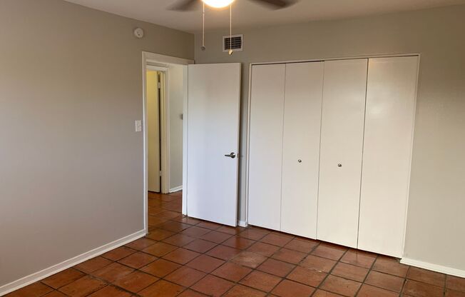 2 beds, 1 bath, $1,595, Unit 7