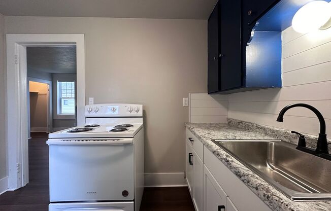 1 bed, 1 bath, 750 sqft, $745, Unit 43