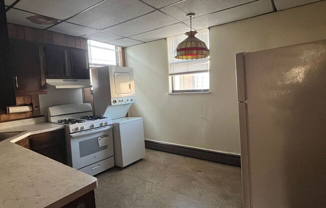 2 beds, 1 bath, 720 sqft, $1,200, Unit 2nd Flr