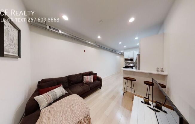 1305 LOCUST ST