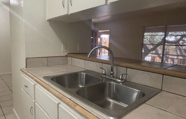 1 bed, 1 bath, 700 sqft, $1,024, Unit ELP2200-219
