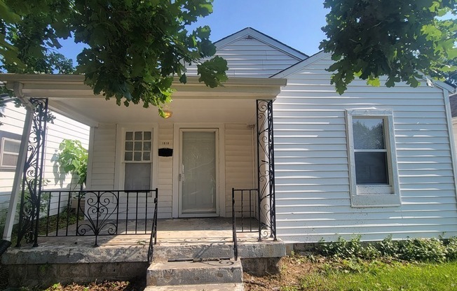 1618 IOWA ST