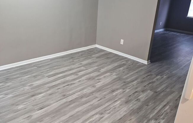 2 beds, 1.5 baths, 1,150 sqft, $995, Unit J01