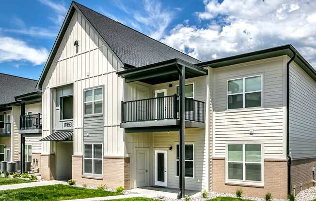 Elegant Exterior View at Tiburon Ridge, Omaha, NE