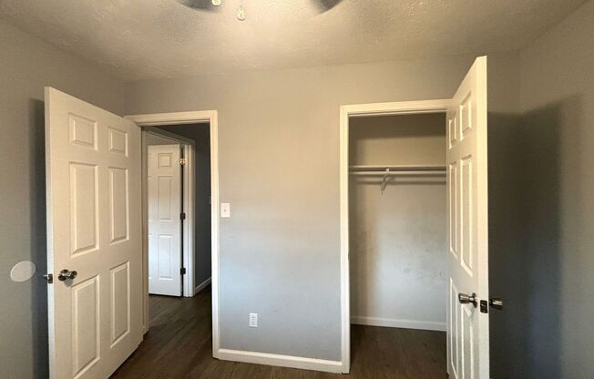 2 beds, 1 bath, $1,165