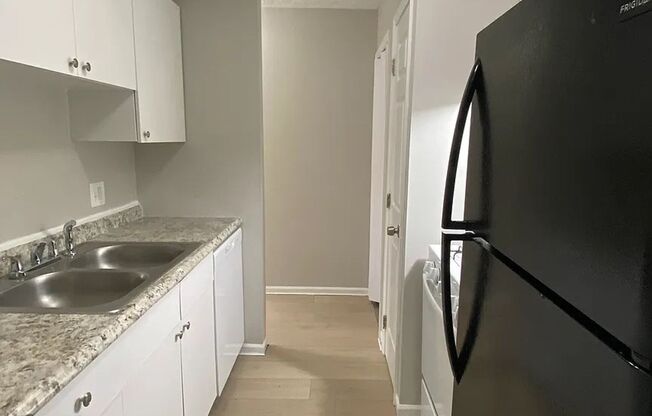 Beautifully Renovated 2 Bedroom Townhouse
