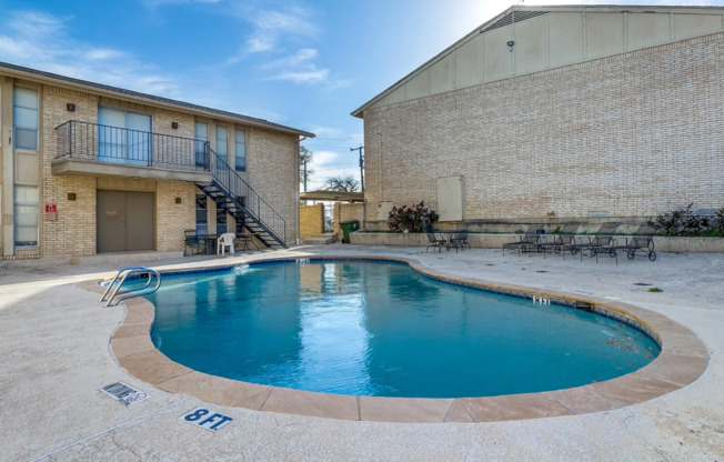 Newly Renovated One Bedroom Near SMU!