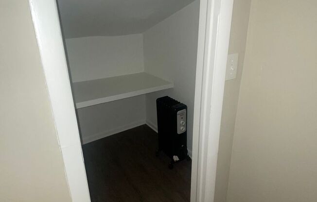 1 bed, 1 bath, 750 sqft, $1,200, Unit 5