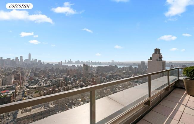 101 W 24 ST