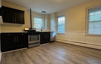 2 beds, 1 bath, 800 sqft, $2,349, Unit 3