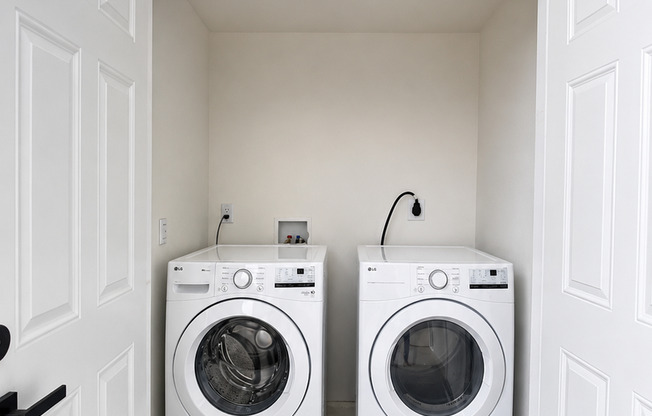 1 bed, 1 bath, 615 sqft, $2,450, Unit 502