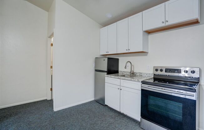 Studio, 1 bath, 500 sqft, $1,100, Unit Unit C