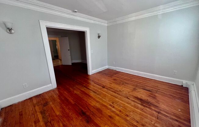 2 beds, 1 bath, $2,400, Unit Apt 2